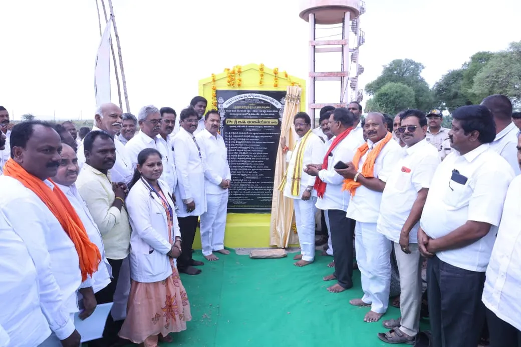 నూతన ప్రాథమిక ఆరోగ్య కేంద్రం నిర్మాణానికి శంకుస్థాపన చేసిన చీఫ్ విప్ జీవీ