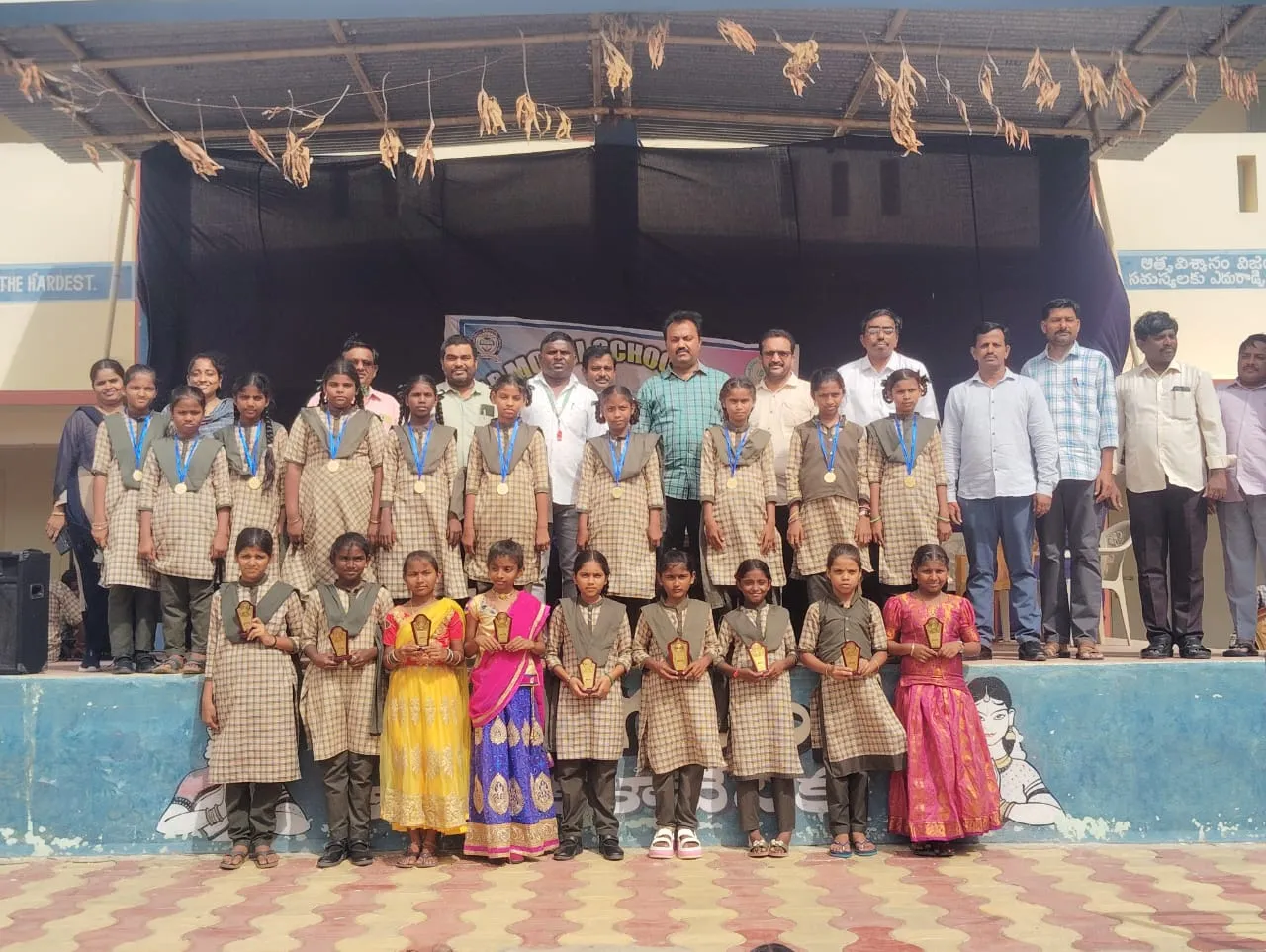 దుర్గి మోడల్ స్కూల్‌లో ఘనంగా క్రీడా, తెలుగు భాషా దినోత్సవాలు