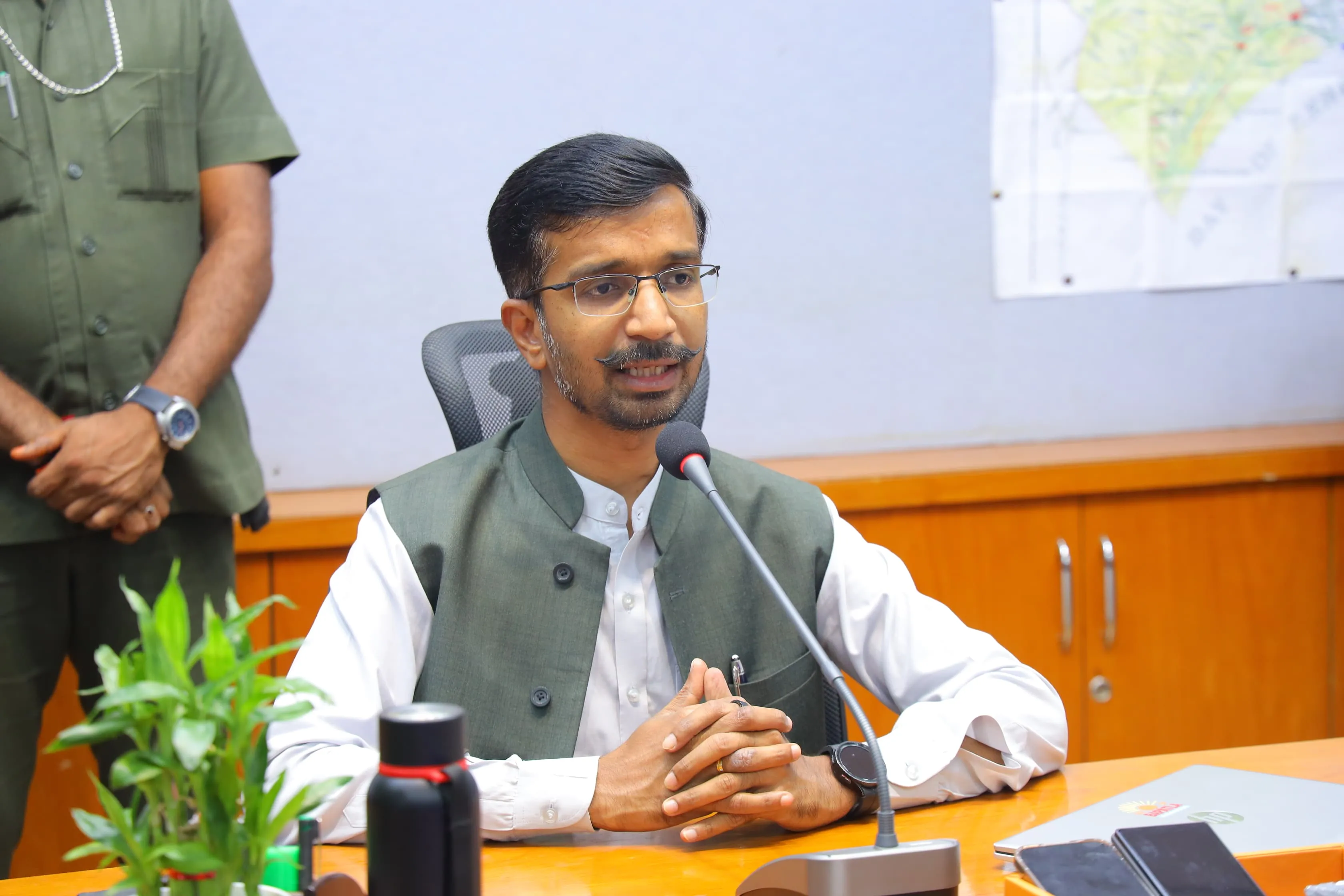 సోమవారం జిల్లా కలెక్టరేట్ లో ప్రజా సమస్యల పరిష్కార వేదిక..