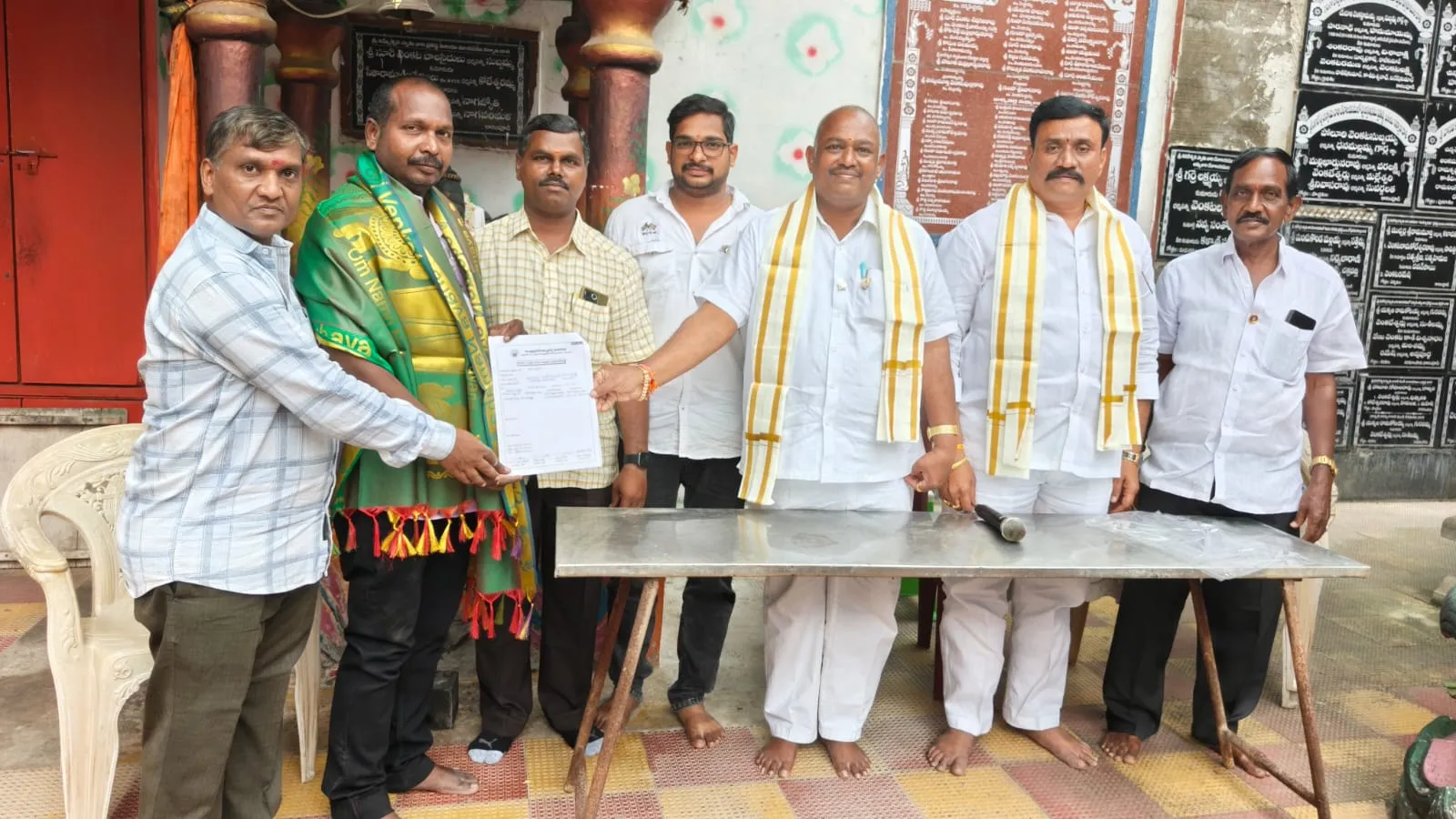 కారంపూడి మండల ఆర్యవైశ్య సంఘం నూతన అధ్యక్షుడిగా ఇమ్మడిశెట్టి సాంబశివరావు ఏకగ్రీవం..