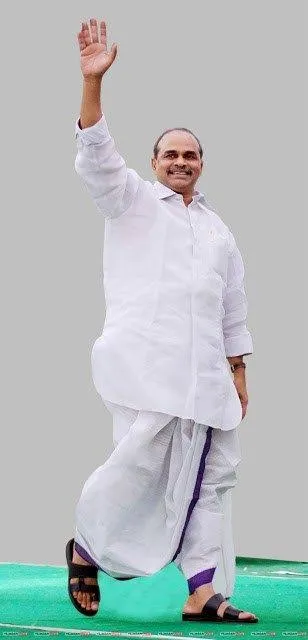 17 ఏళ్లైనా చెరగని ఆ చిరునవ్వు.. ప్రజల గుండెల్లో సజీవంగా వైయస్సార్ జ్ఞాపకం....