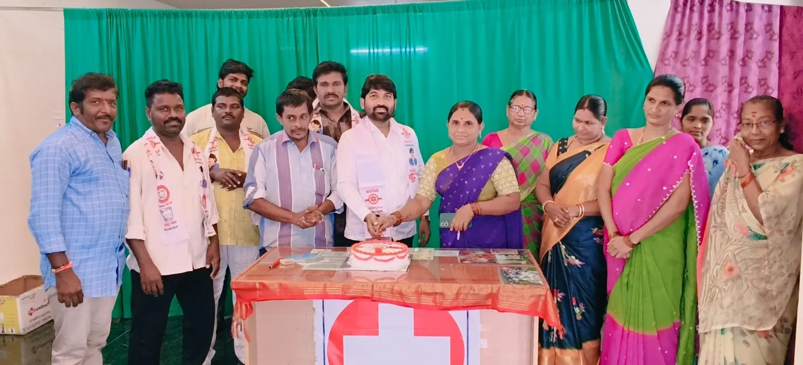 జనసేనాని జన్మదిన వేడుకలు.. వకీల్‌ సాబ్‌ ఆధ్వర్యంలో సేవా కార్యక్రమాలు