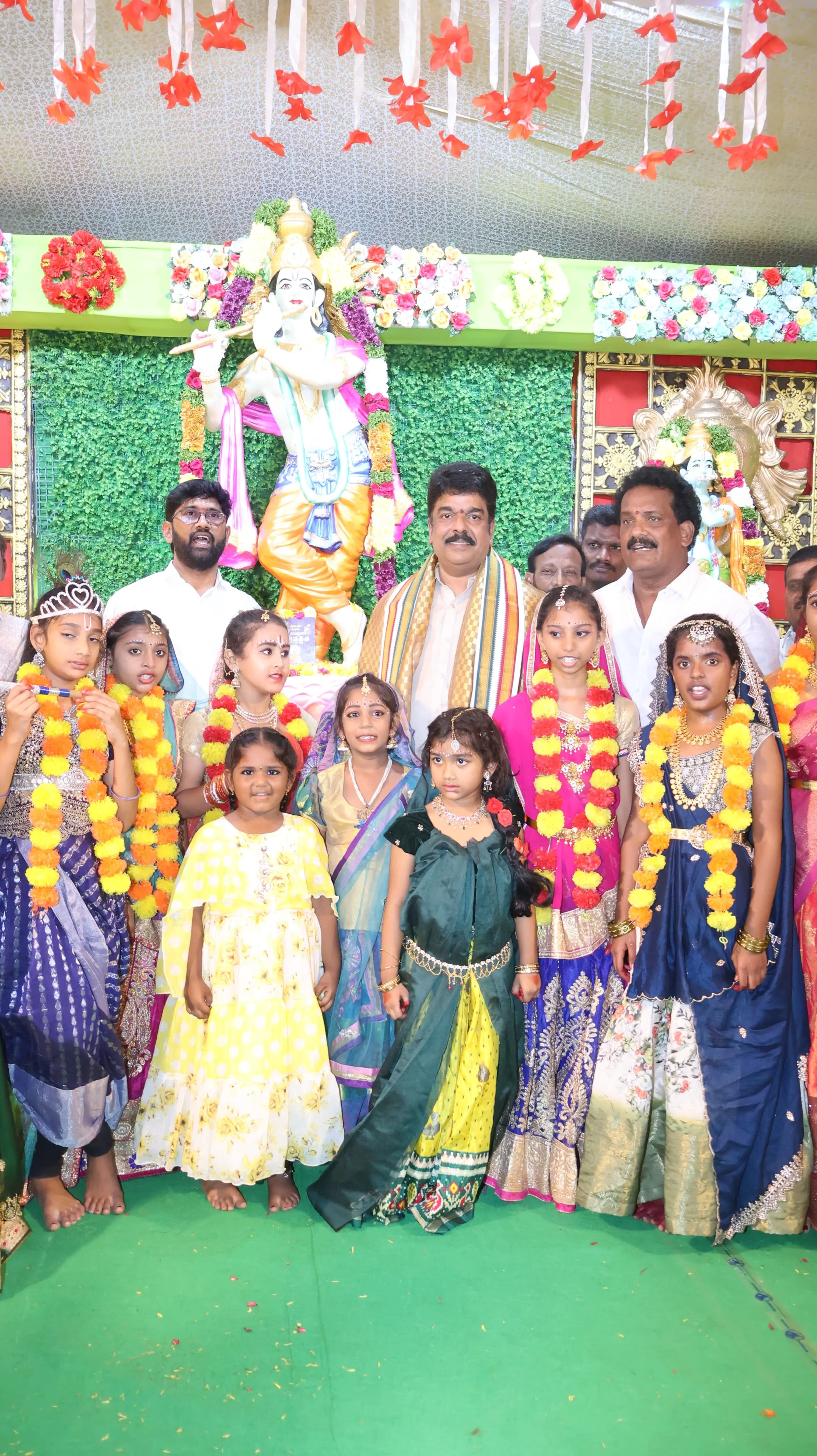 భక్తిశ్రద్ధలతో శ్రీకృష్ణ జన్మాష్టమి వేడుకలు...