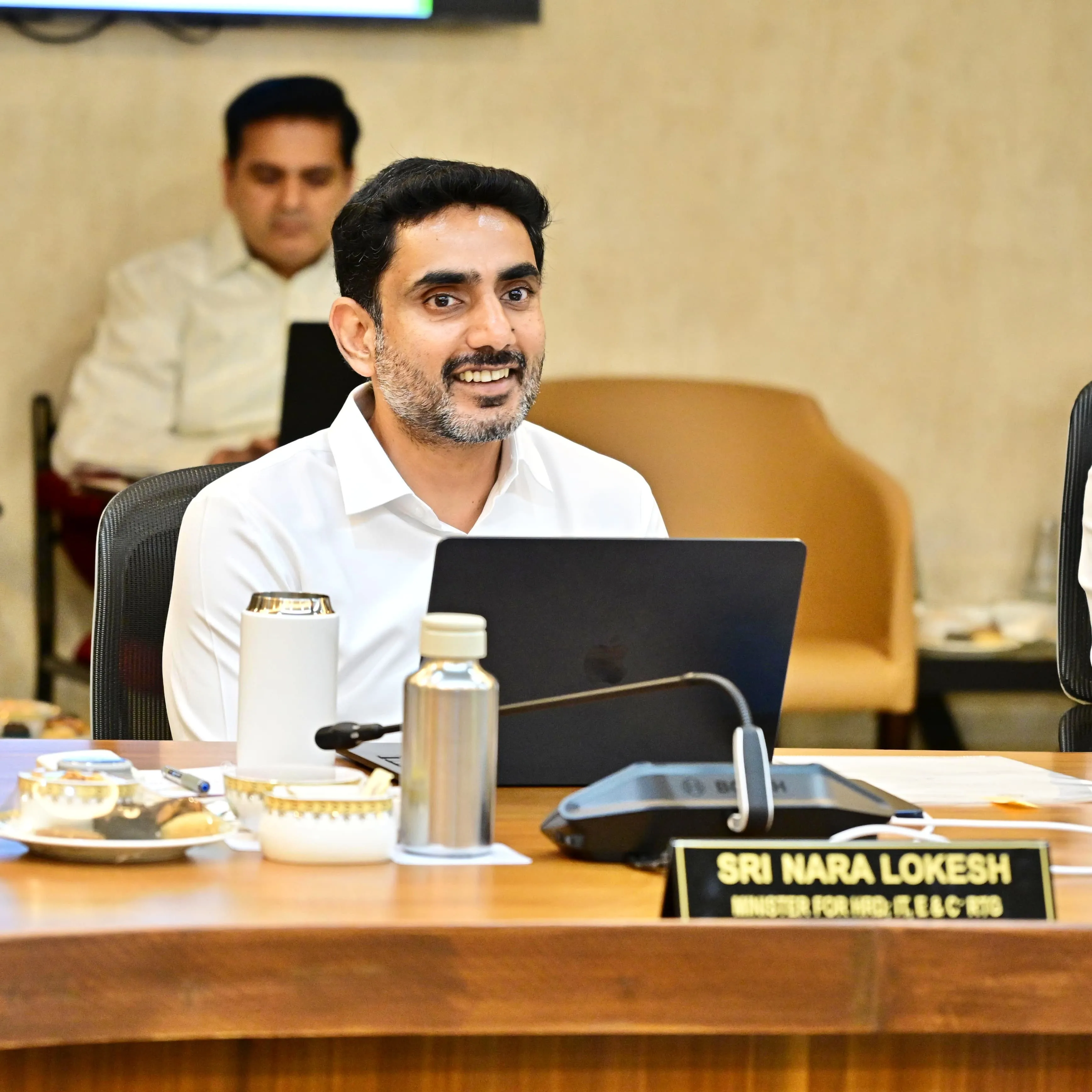 ఉపాధ్యాయులదే సమాజ నిర్మాణంలో కీలక పాత్ర.