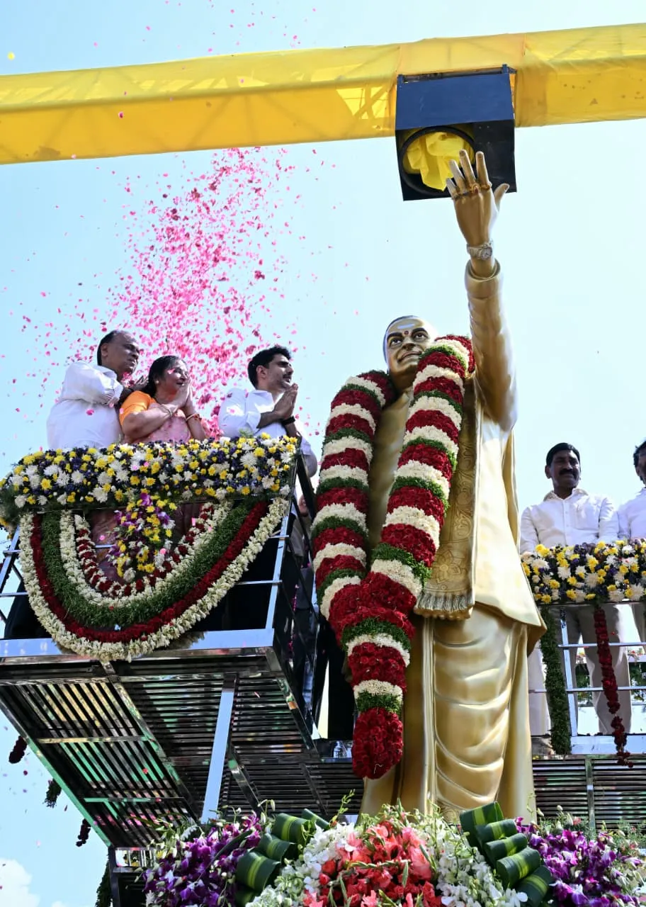 కోవూరులో ఘనంగా ఎన్టీఆర్ కాంస్య విగ్రహావిష్కరణ: 