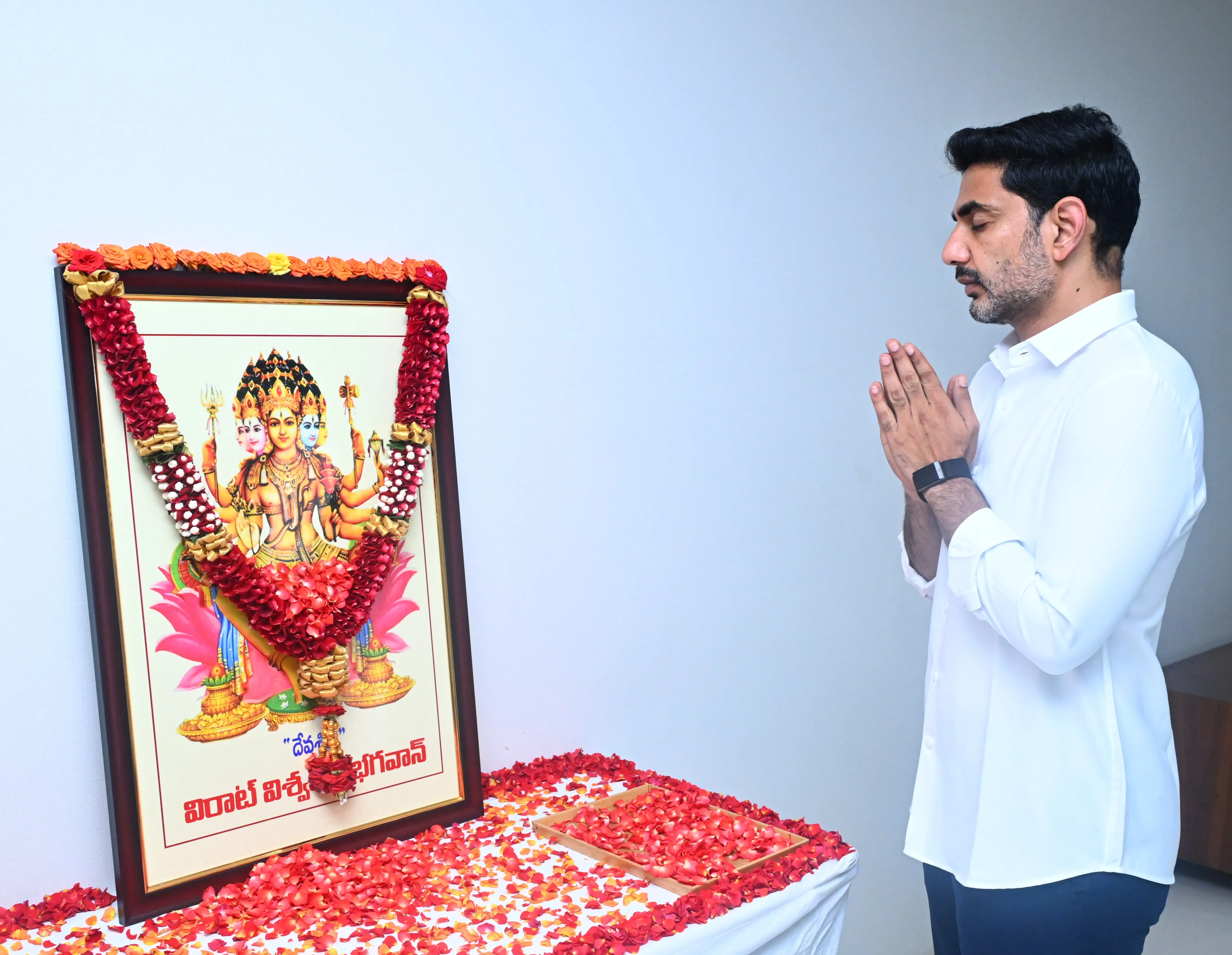 విరాట్ విశ్వకర్మ భగవానుడికి మంత్రి నారా లోకేష్ ఘన నివాళులు..