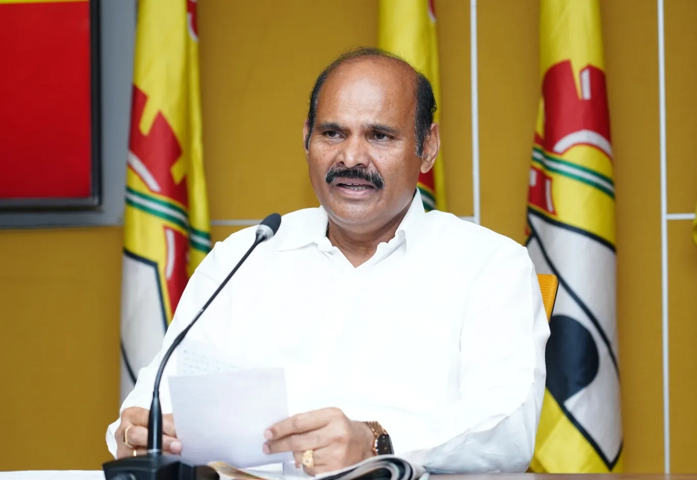 విషపూరిత మద్యం జగన్ తయారు చేసి ప్రజల ప్రాణాలు తీశారు