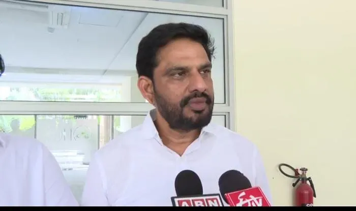 ఉపాధ్యాయులపై దాడి హేయమైనచర్య:ఎమ్మెల్యే ఏలూరి సాంబశివరావు 